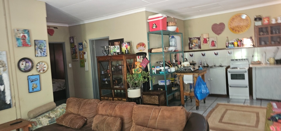 6 Bedroom Property for Sale in Hartbeesfontein North West